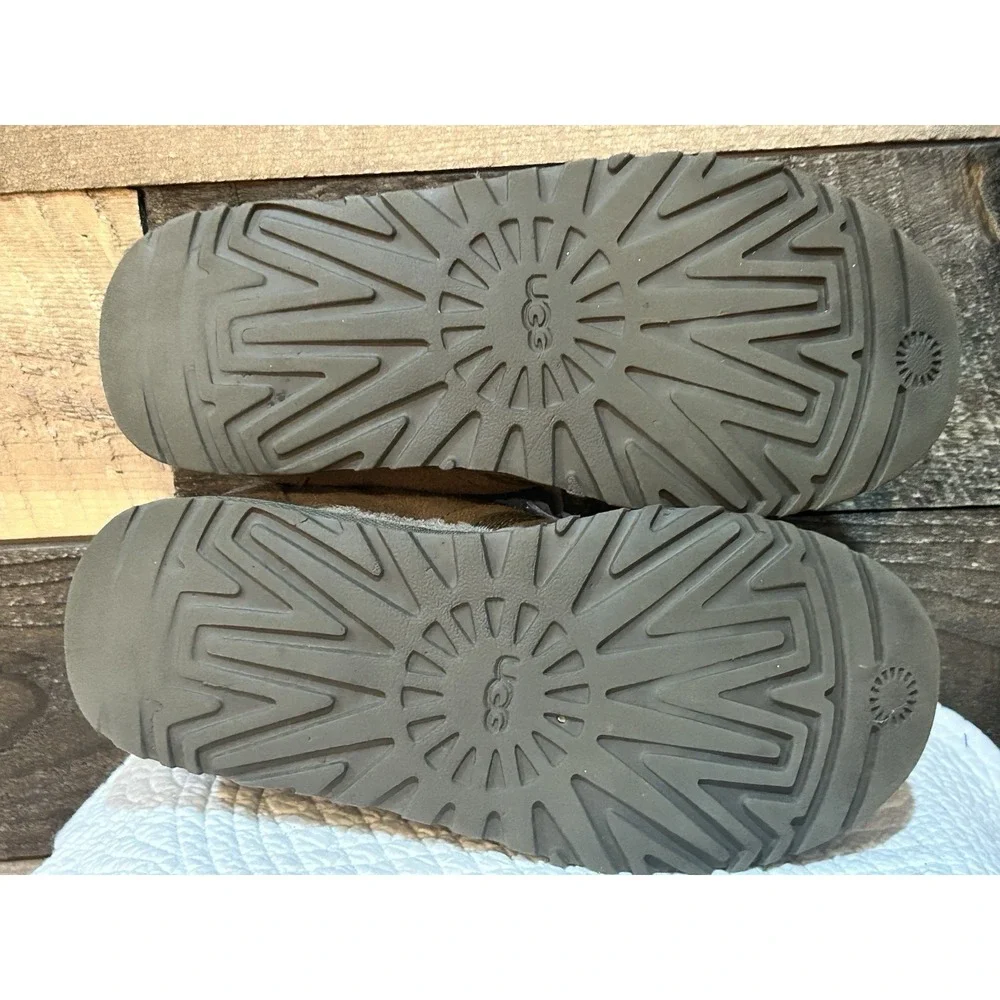 UGG Shoes Neumel Gray Beige Casual Suede Chukka Boots 3236 Size 7